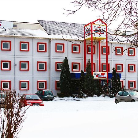 Drive Inn Hotel Torokbalint Bagian luar foto