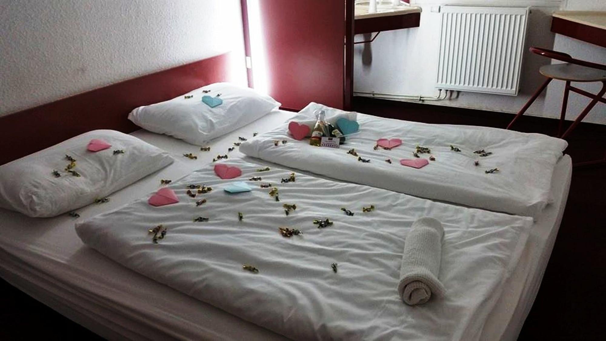 Drive Inn Hotel Torokbalint Bagian luar foto
